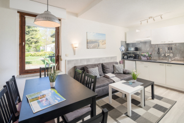 Ferienhaus Wohnzimmer und Küchezeile
