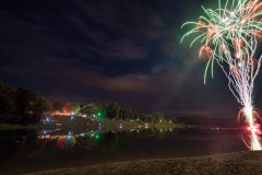 Großes Feuerwerk zum Abschluss des Lichterfestes in Pahna